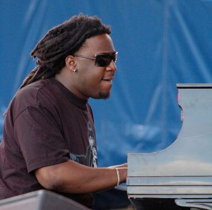 603px-Robert_Glasper